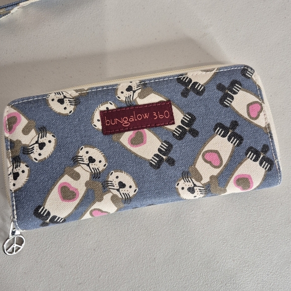 Bungalow 360 Sea Otter Small Messenger Bag w/ Matching Zip Around Wallet - Picture 10 of 15